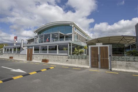 upper hutt cosmopolitan club reviews